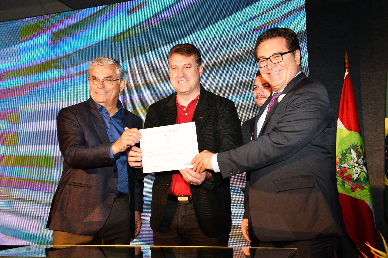 ABDON BATISTA RECEBE SELO 