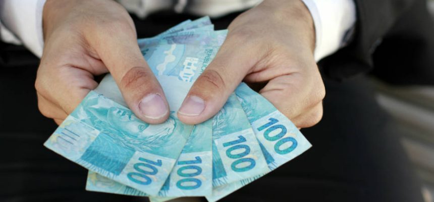 20150114-dinheirama-2015-dinheiro-no-bolso