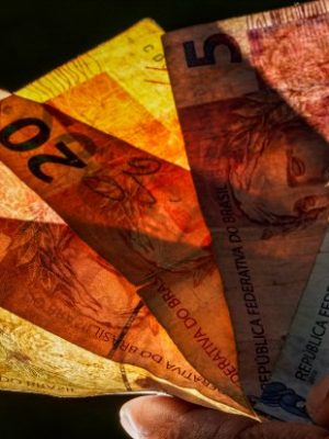 decimo_terceiro_salario_dinheiro_20190819_1011840411-1