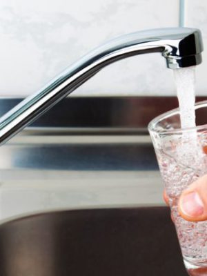 agua-torneira-731x420
