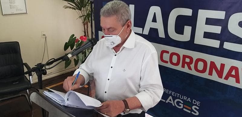 prefeito_lages_assina_decreto_divulgacao_1