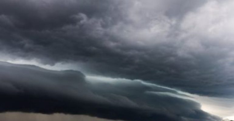 show-shelf-cloud-3153624-1920-377x277